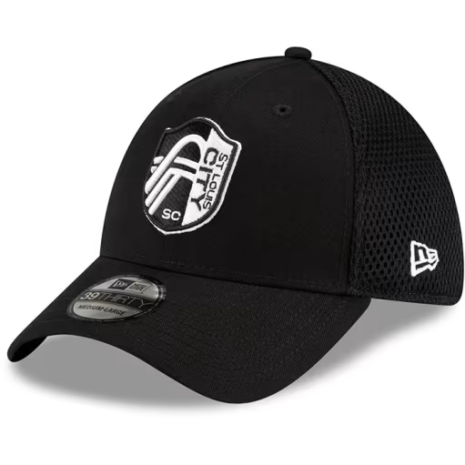 New Era St Louis City SC Mens Black Black and White Logo 39THIRTY Flex Hat